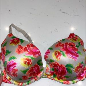 Victoria’s Secret 34 DD never worn plunge bra for sale 💛💚🧡❤️🩷🤍